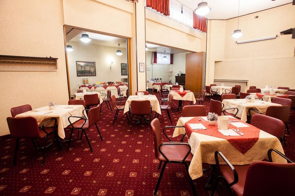 Hotel Esperia Ро Экстерьер фото