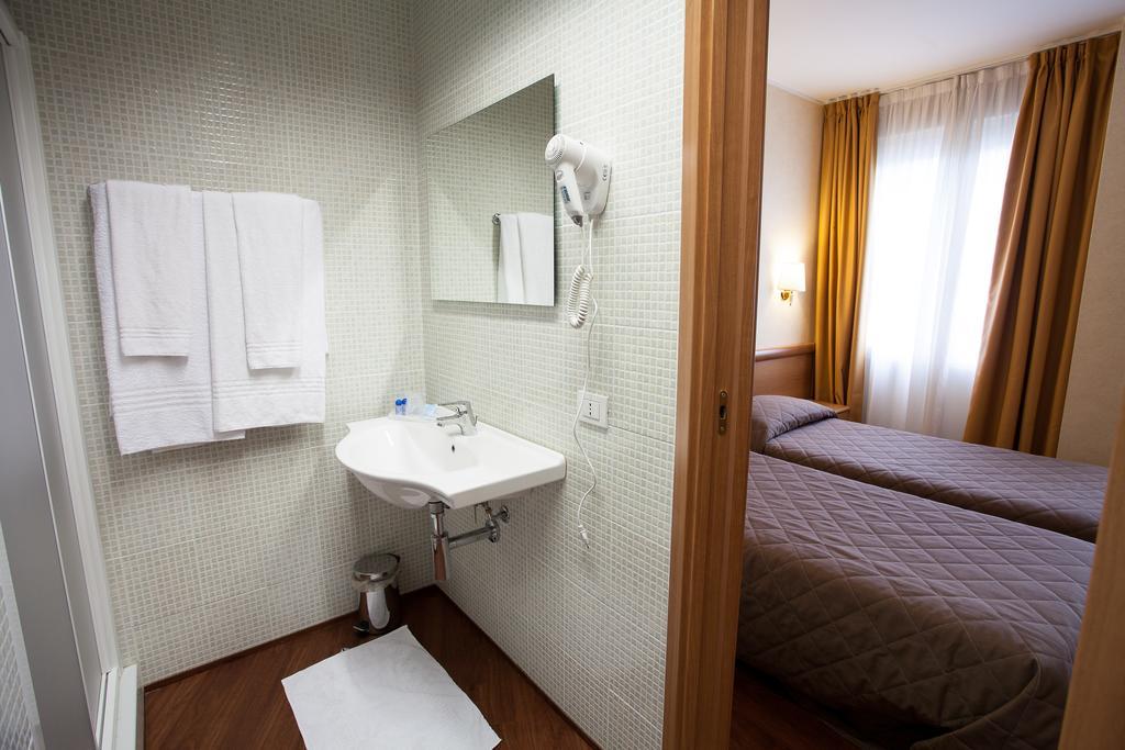 Hotel Esperia Ро Экстерьер фото