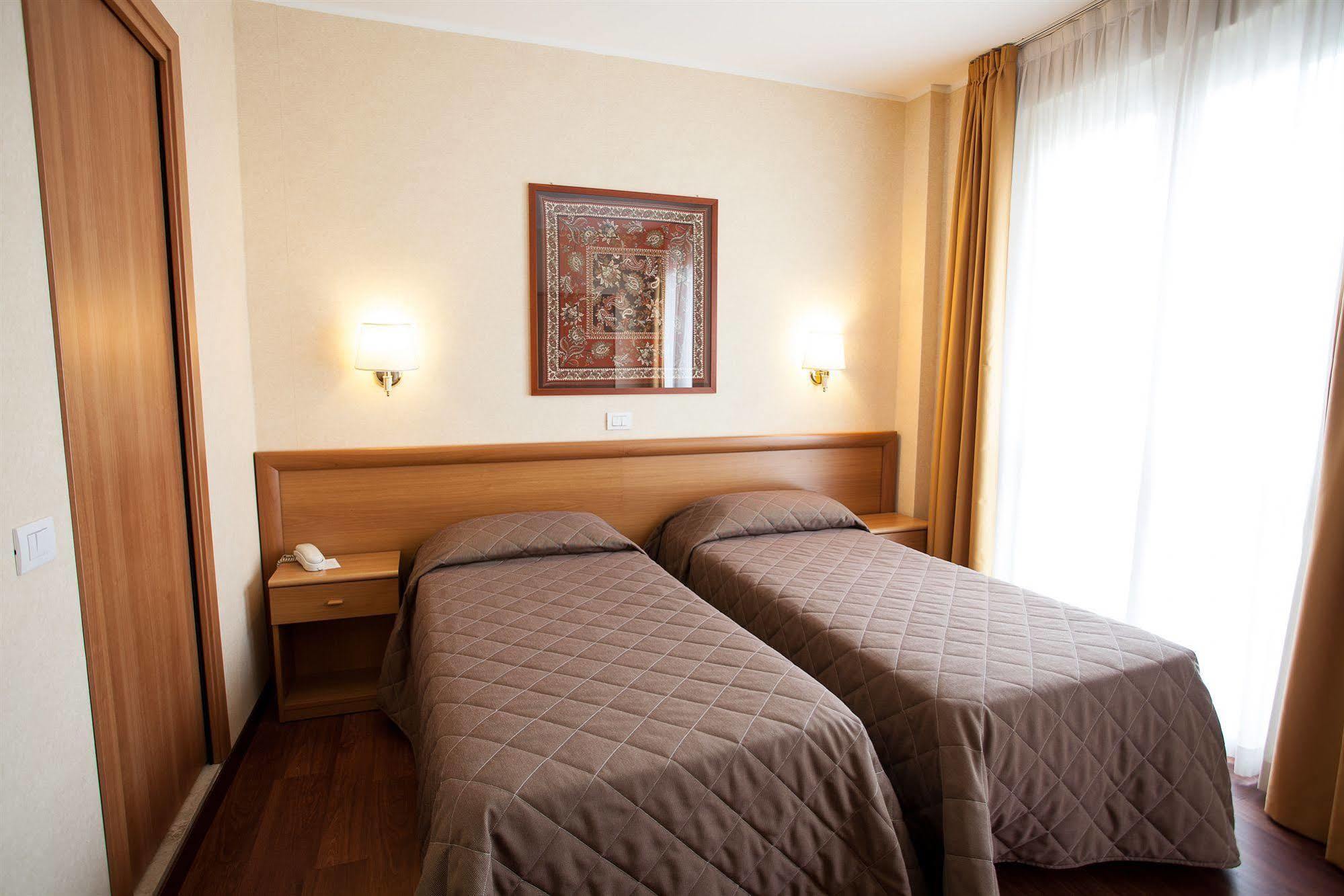 Hotel Esperia Ро Экстерьер фото