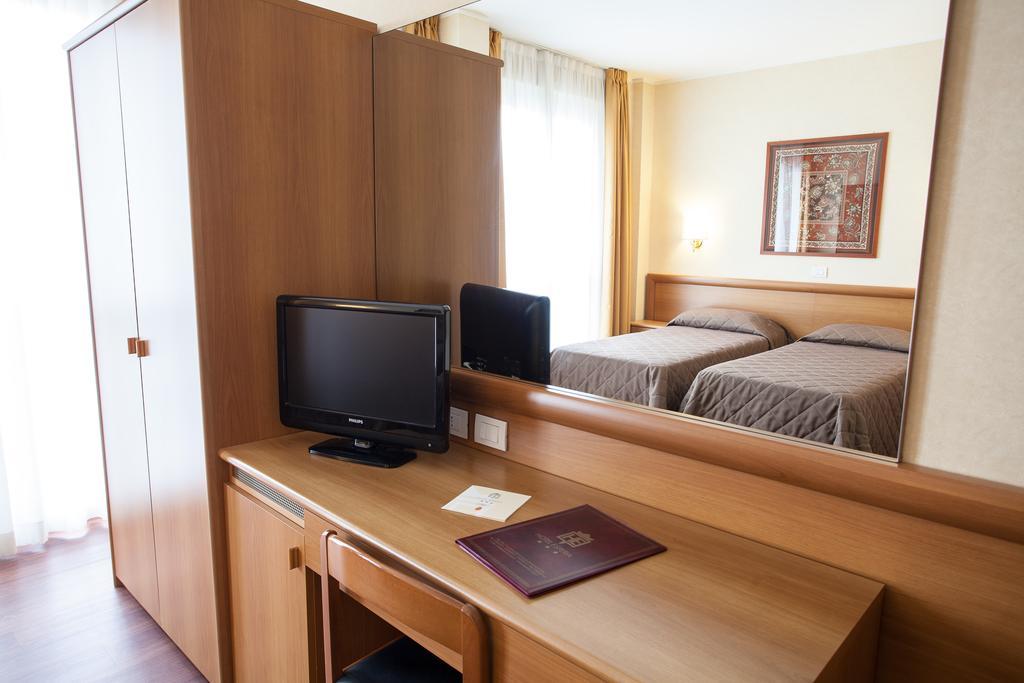 Hotel Esperia Ро Экстерьер фото